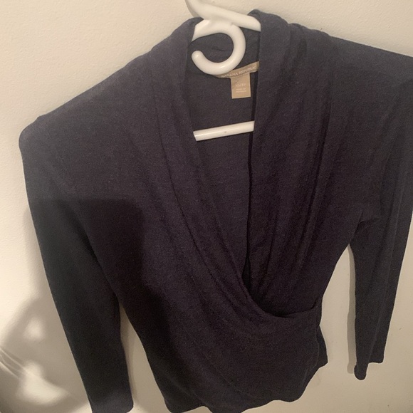 Gorgeous low cut Banana Republic Top SZ XS - Picture 3 of 8